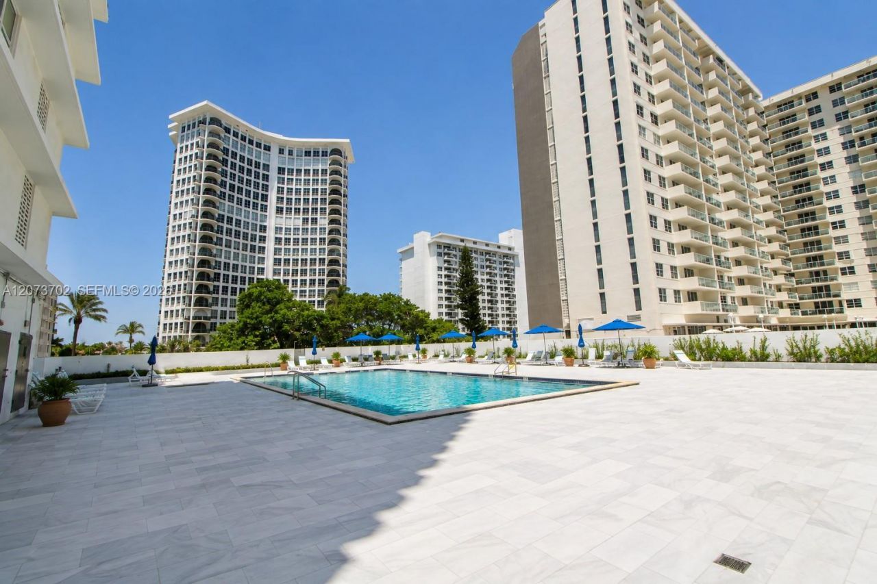 5601 Collins Ave, Unit 1009, Miami Beach, FL 33140 Photo