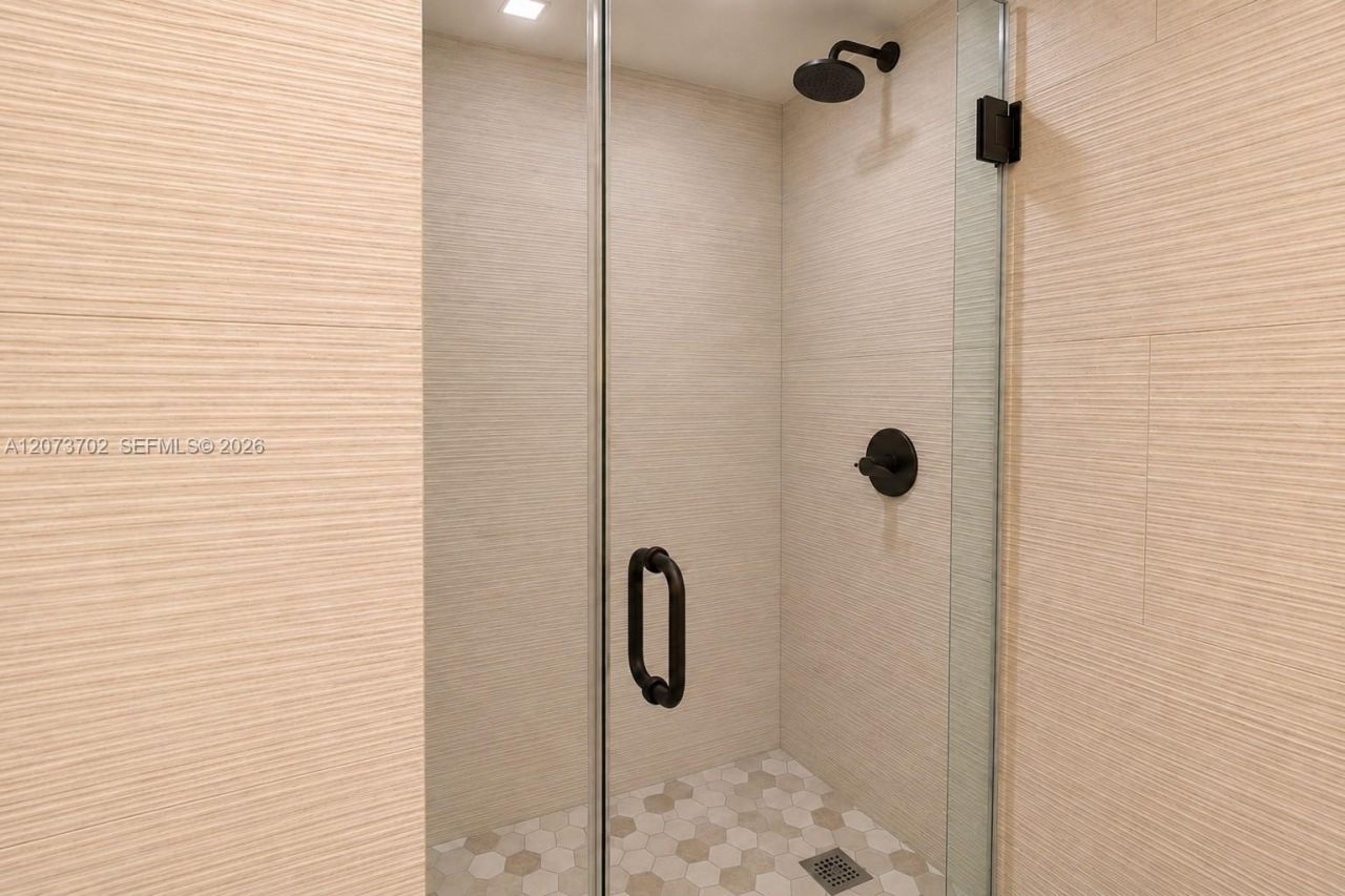 5601 Collins Ave, Unit 1009, Miami Beach, FL 33140 Photo