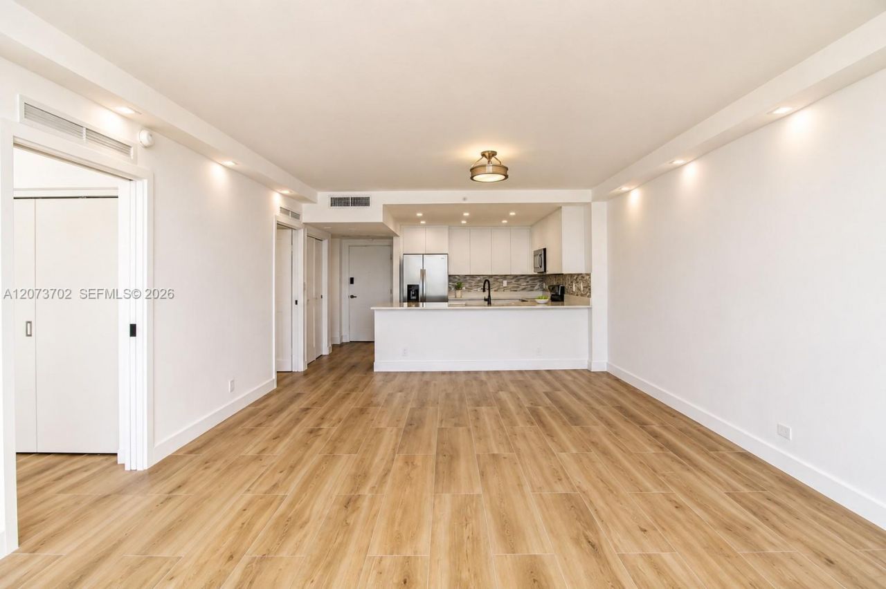 5601 Collins Ave, Unit 1009, Miami Beach, FL 33140 Photo