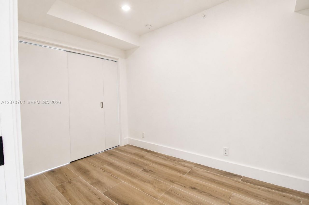 5601 Collins Ave, Unit 1009, Miami Beach, FL 33140 Photo