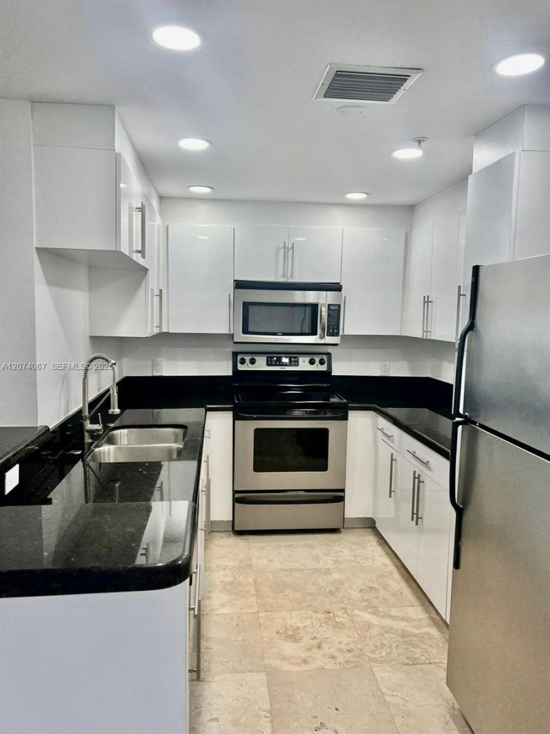 185 SE 14th Ter , Unit 2206, Miami, FL 33131 Photo