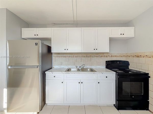 2408 NW 8th St , Pompano Beach, FL 33069
