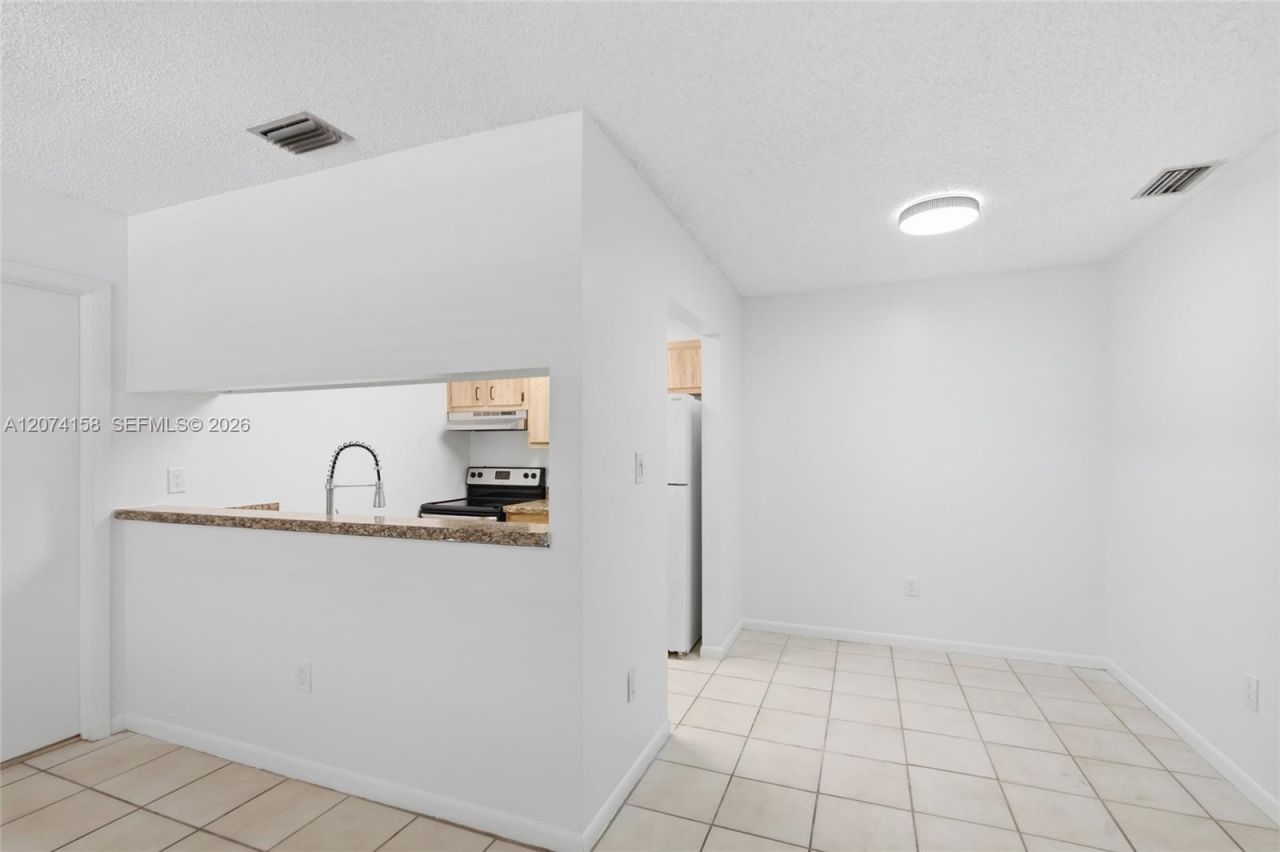 6040 Shakerwood Cir , Unit 201, Tamarac, FL 33319 Photo