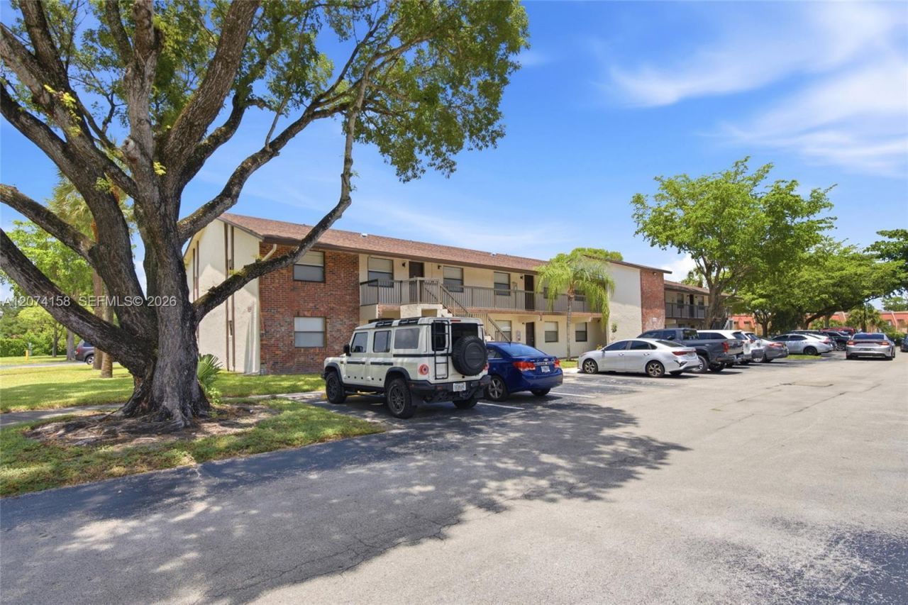 6040 Shakerwood Cir , Unit 201, Tamarac, FL 33319 Photo