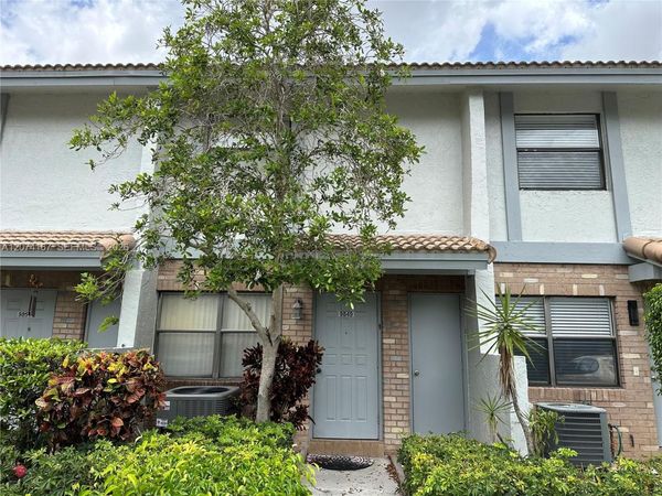 9849 S Riverside Dr , Unit 8-26, Coral Springs, FL 33071