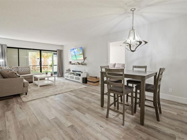 301 Racquet Club Rd , Unit 104, Weston, FL 33326