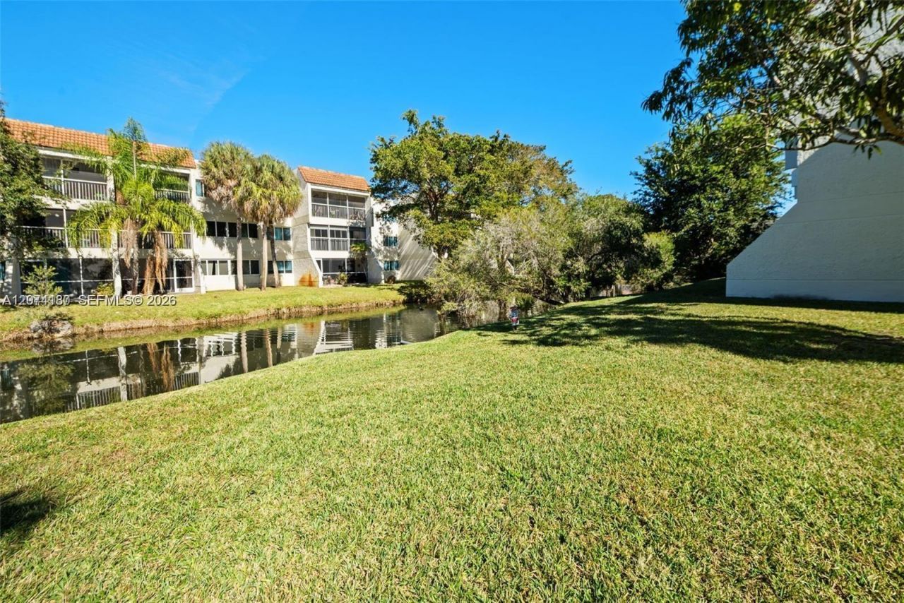 301 Racquet Club Rd , Unit 104, Weston, FL 33326 Photo