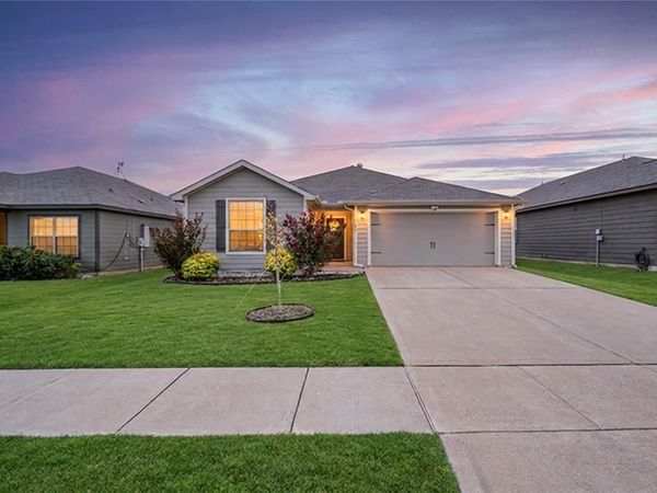 114 Bush Drive, Venus, TX 76084