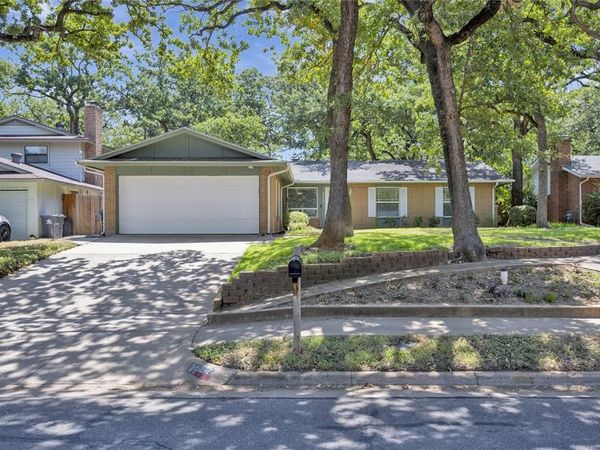 2812 Norwood Lane, Arlington, TX 76013