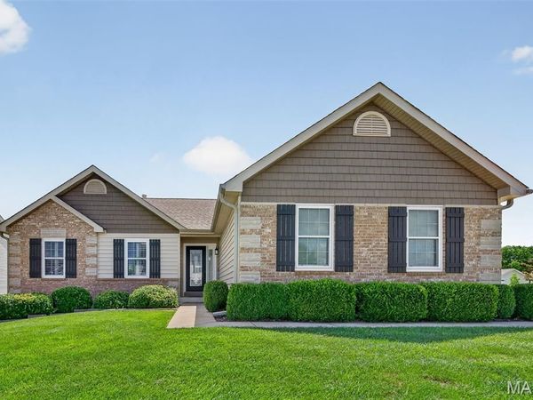 41 Old Yorktown Court, Wentzville, MO 63385
