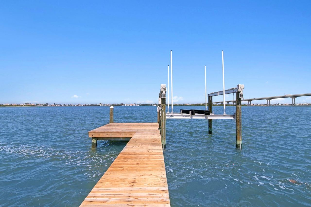 202 Driftwood Lane, Largo, FL 33770 Photo