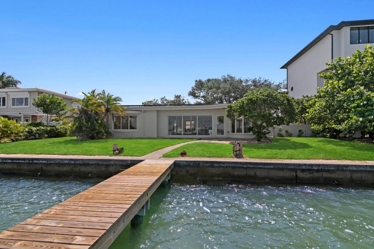 202 Driftwood Lane, Largo, FL 33770 Photo