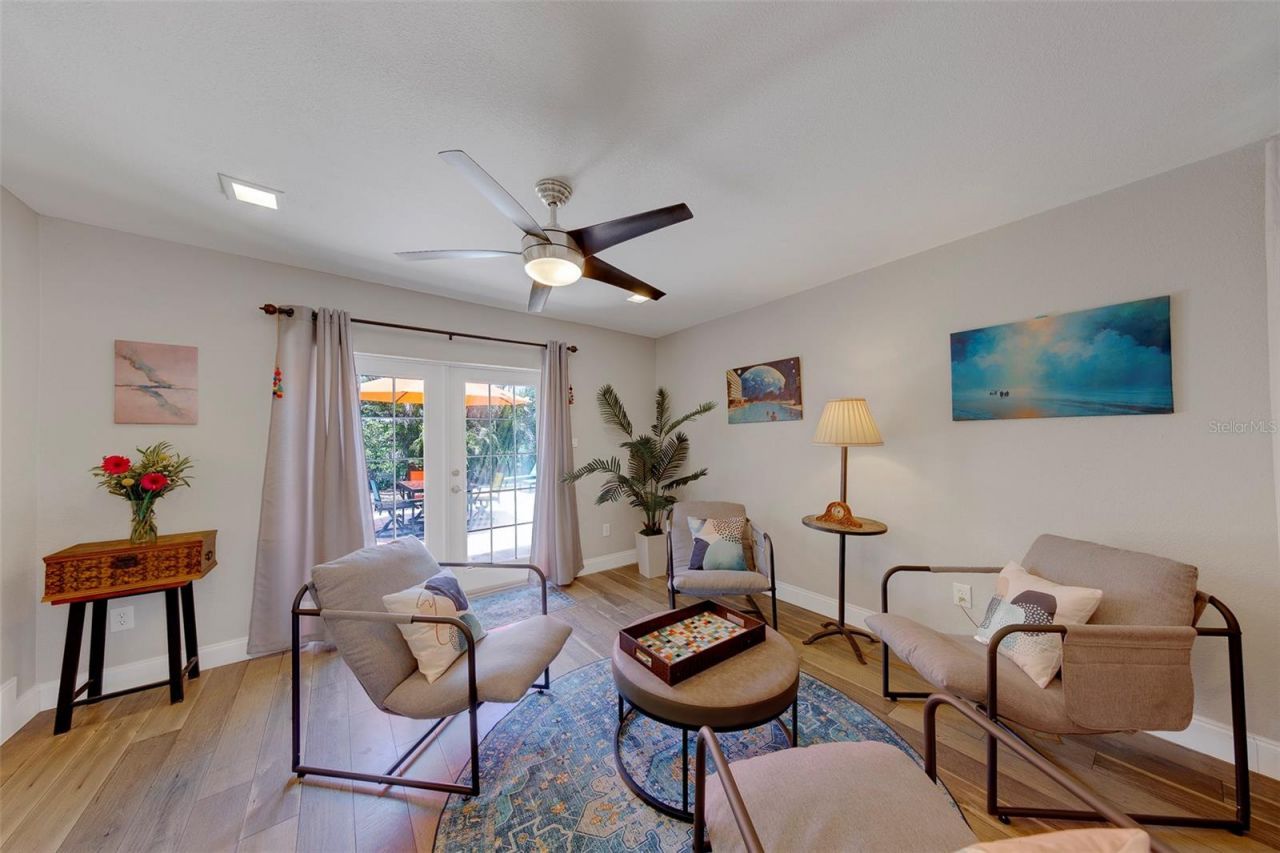 512 61st Street S, Saint Petersburg, FL 33707 Photo
