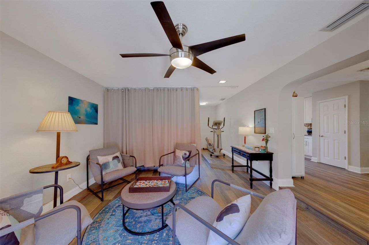 512 61st Street S, Saint Petersburg, FL 33707 Photo