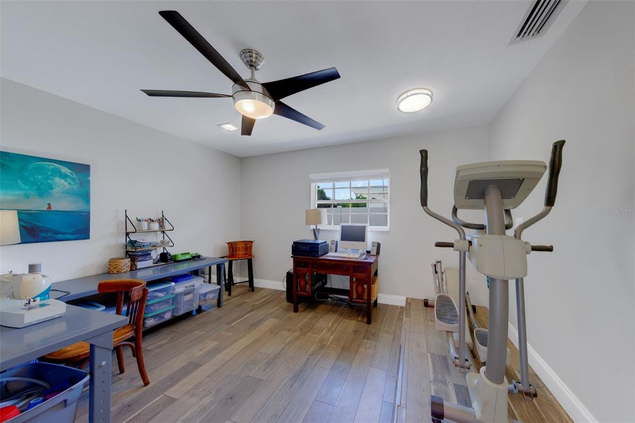 512 61st Street S, Saint Petersburg, FL 33707 Photo