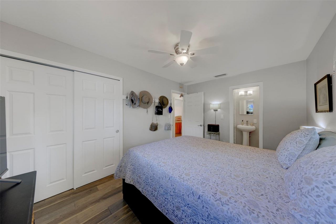 512 61st Street S, Saint Petersburg, FL 33707 Photo