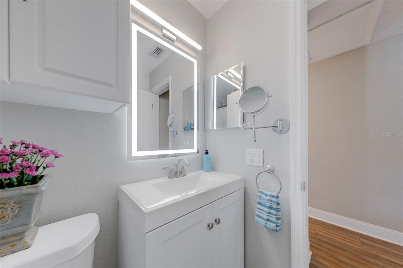 512 61st Street S, Saint Petersburg, FL 33707 Photo