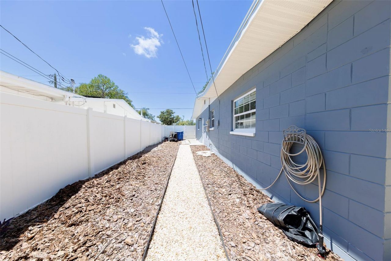 512 61st Street S, Saint Petersburg, FL 33707 Photo