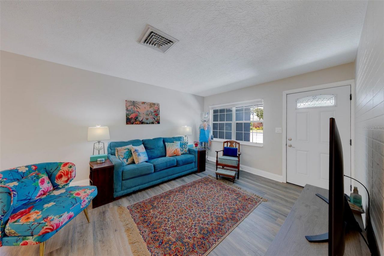 512 61st Street S, Saint Petersburg, FL 33707 Photo