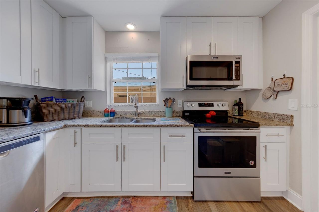 512 61st Street S, Saint Petersburg, FL 33707 Photo