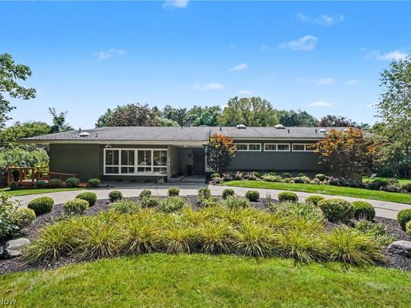 3610 Knollwood Lane , Akron, OH 44333