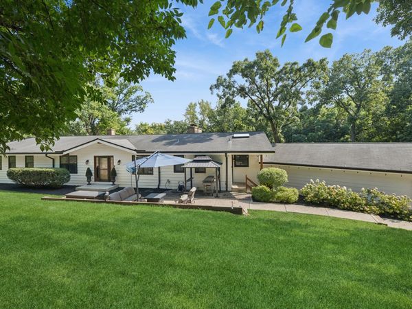 10 River Drive, Trout Valley, IL 60013