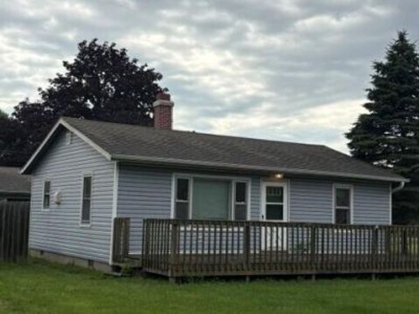 3600 Saint Joseph Place , Hobart, IN 46342