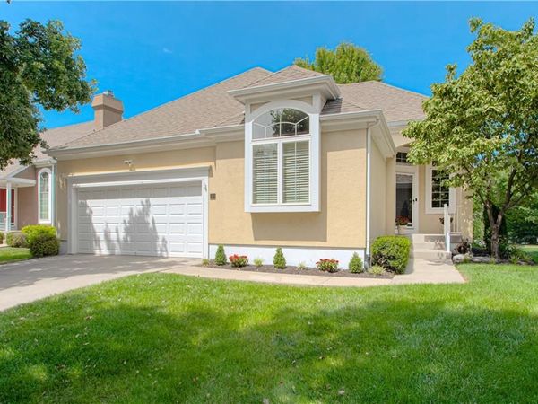 812 W 132nd Terrace, Kansas City, MO 64145
