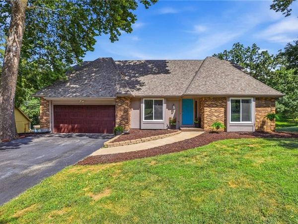 20814 W 45th Terrace, Shawnee, KS 66218