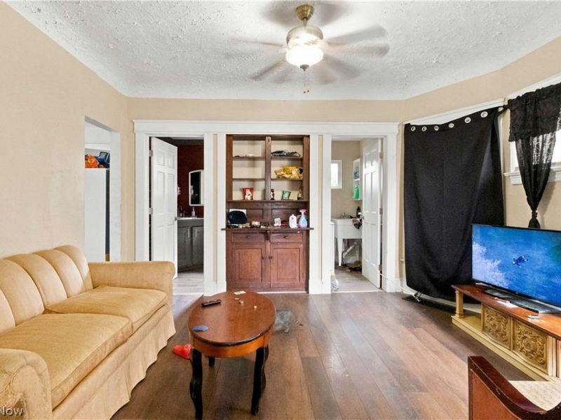 1897 E 69th Street, Cleveland, OH 44103 Photo 12