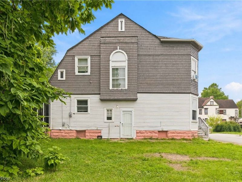 1897 E 69th Street, Cleveland, OH 44103 Photo 2