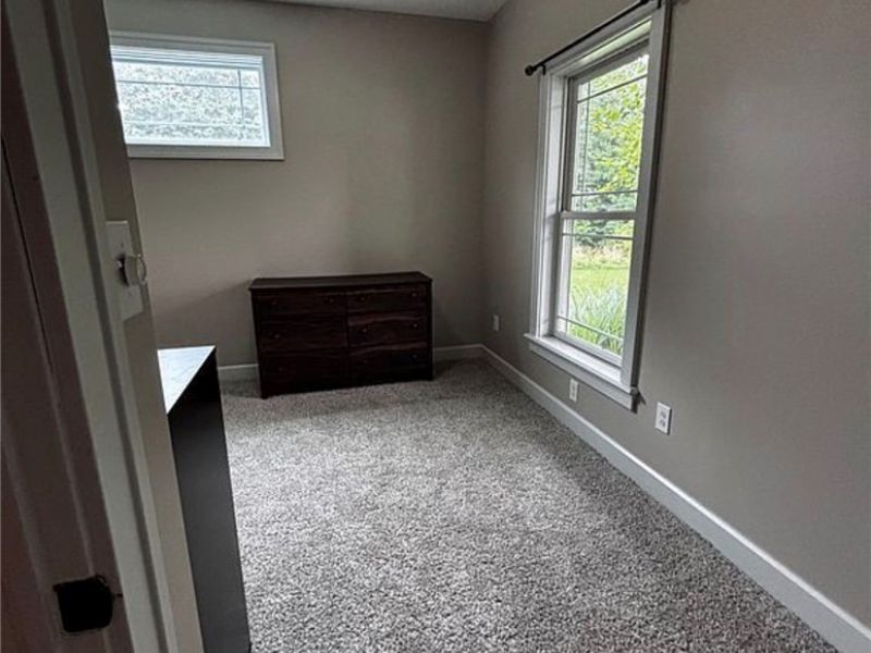 2976 Greenleaf Road , Akron, OH 44312 Photo 14