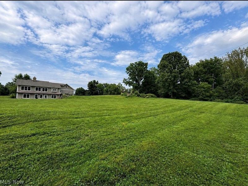 2976 Greenleaf Road , Akron, OH 44312 Photo 3