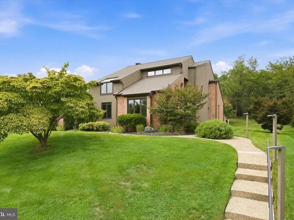 24 DOWNS DRIVE, WILMINGTON, DE 19807