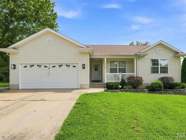 1408 Redwood Drive, St Clair, MO 63077