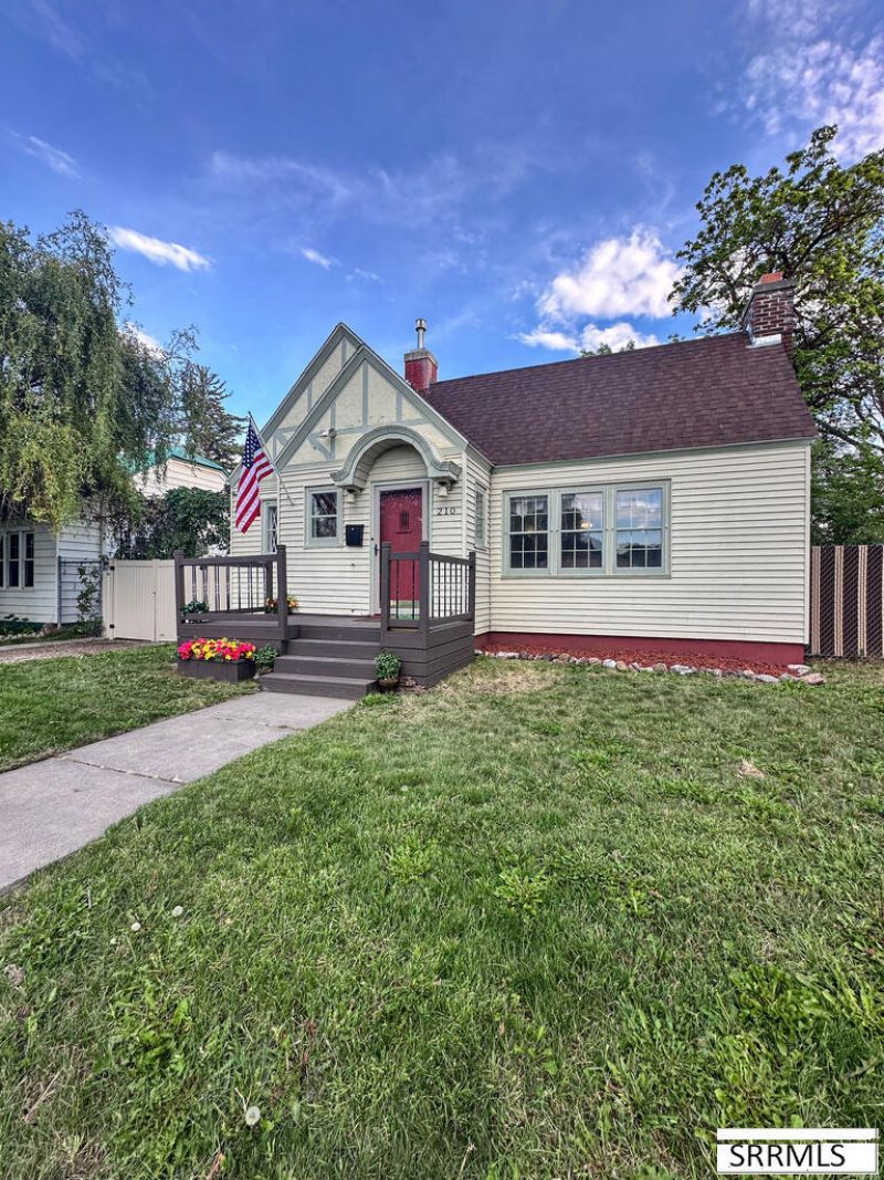 210 E 13th Street, Idaho Falls, ID 83404 Main Photo