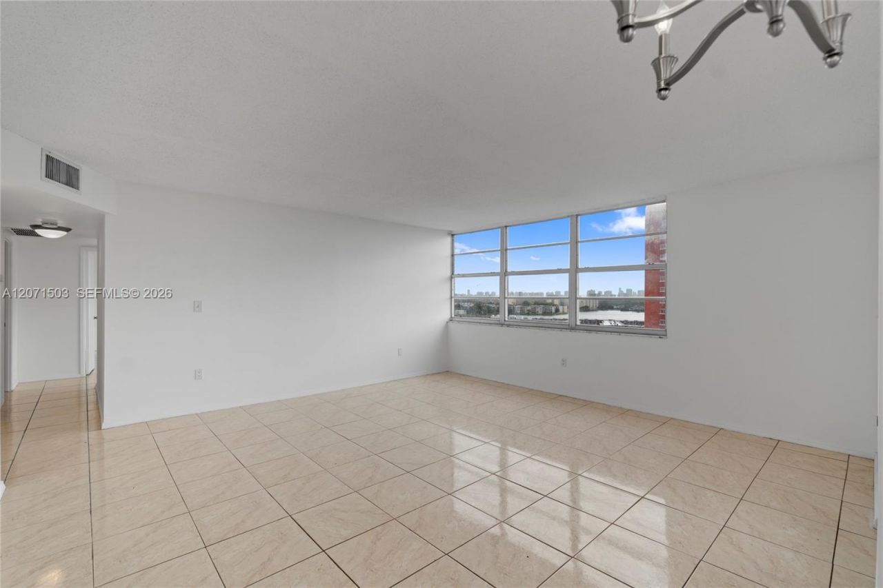 1301 NE Miami Gardens Dr , Unit 1025W, Miami, FL 33179 Photo