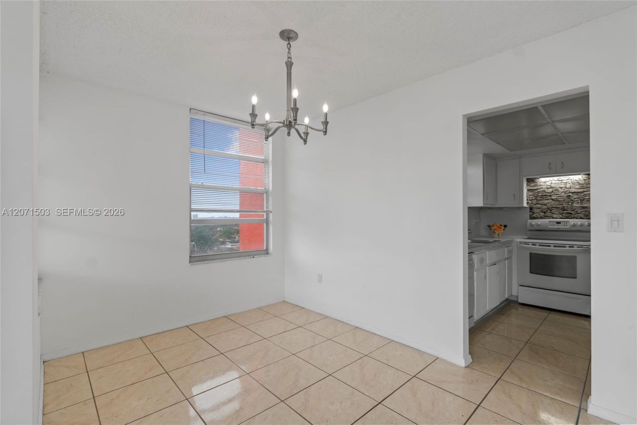 1301 NE Miami Gardens Dr , Unit 1025W, Miami, FL 33179 Photo