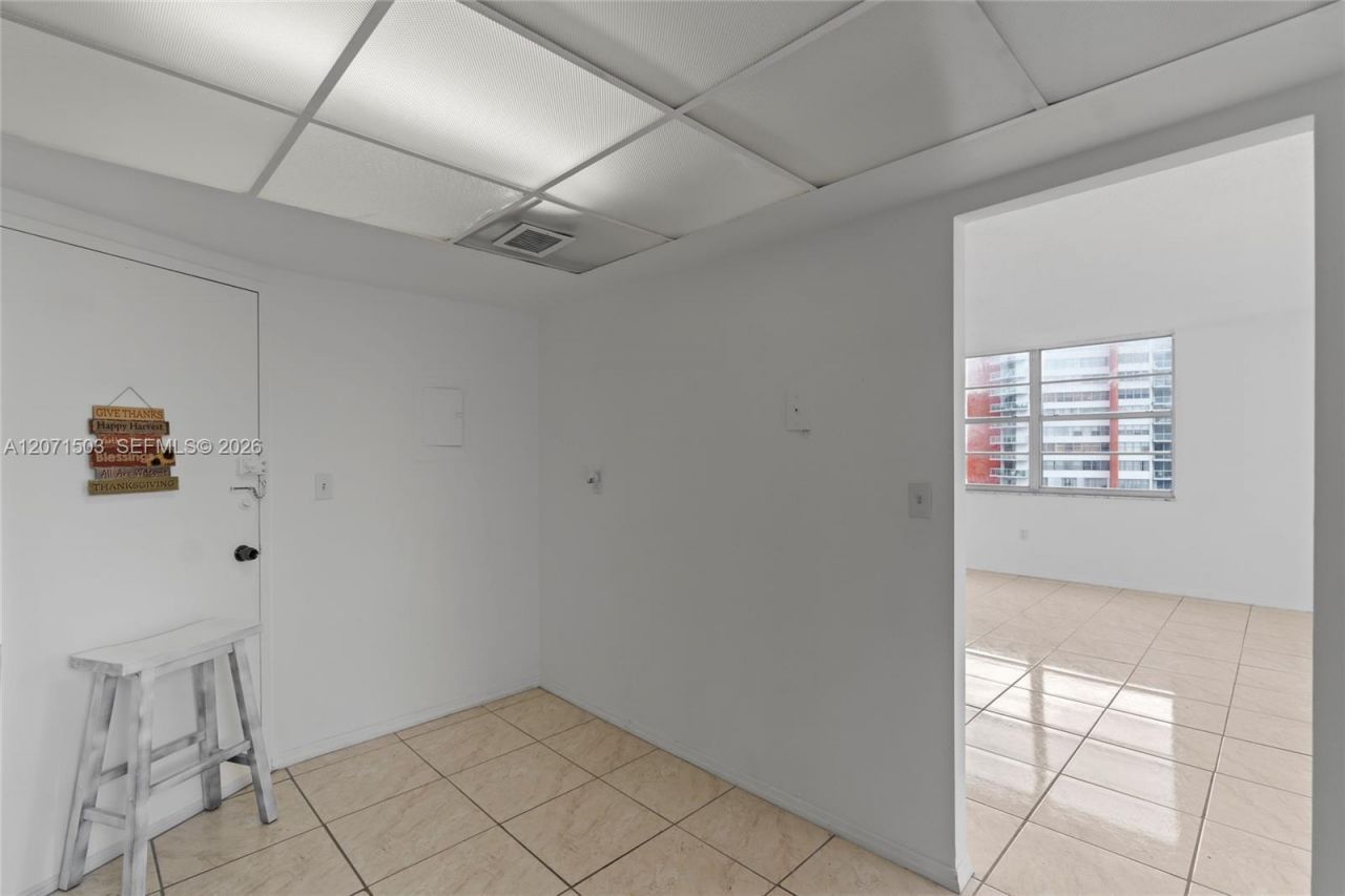 1301 NE Miami Gardens Dr , Unit 1025W, Miami, FL 33179 Photo