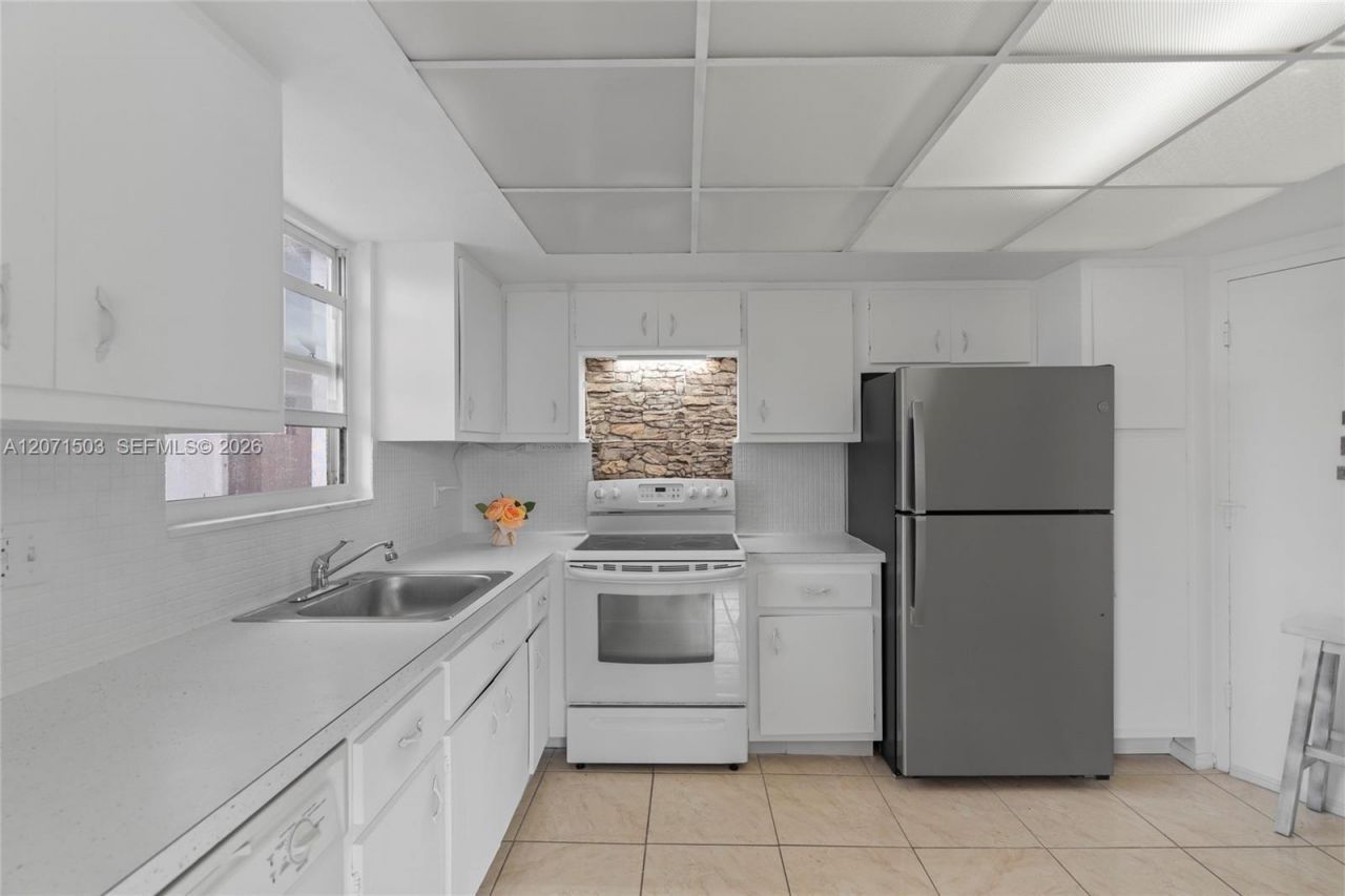 1301 NE Miami Gardens Dr , Unit 1025W, Miami, FL 33179 Photo