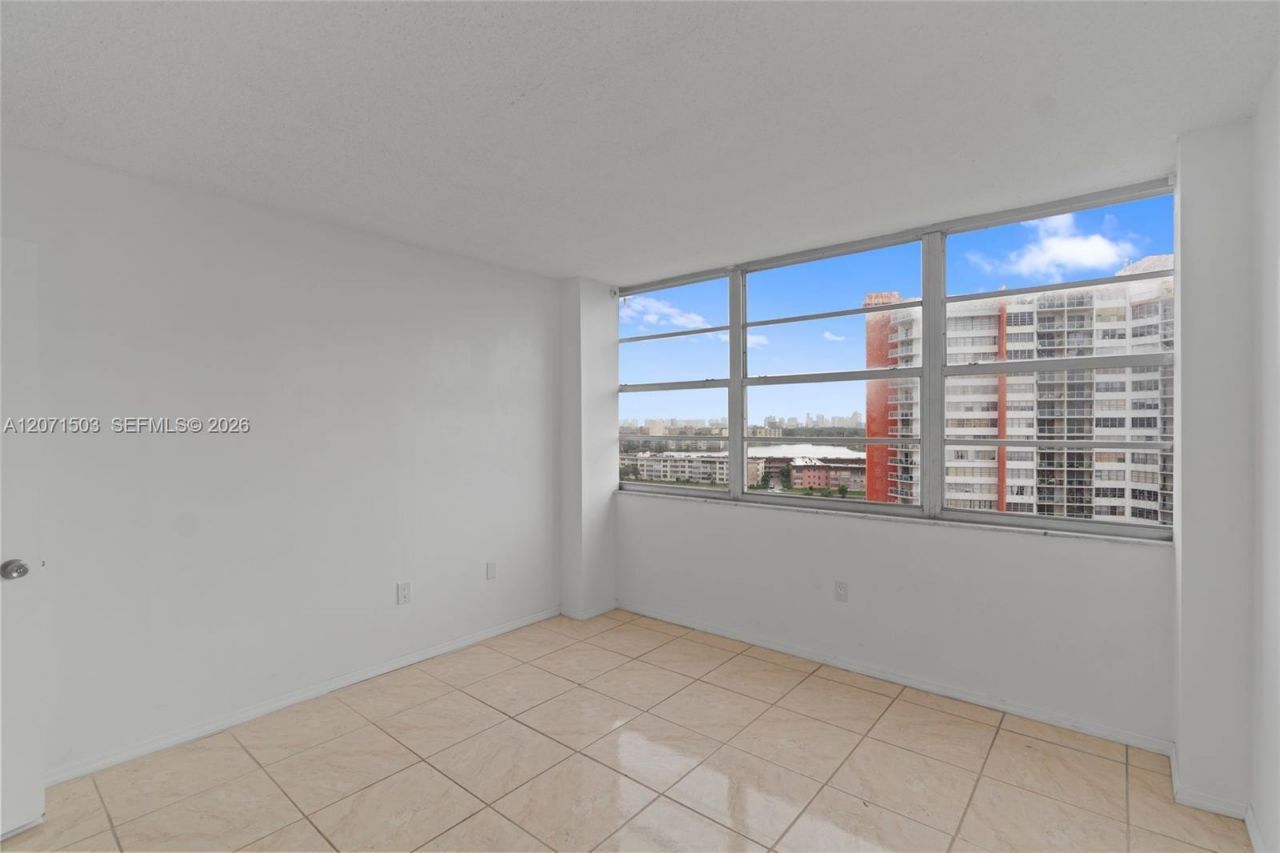 1301 NE Miami Gardens Dr , Unit 1025W, Miami, FL 33179 Photo
