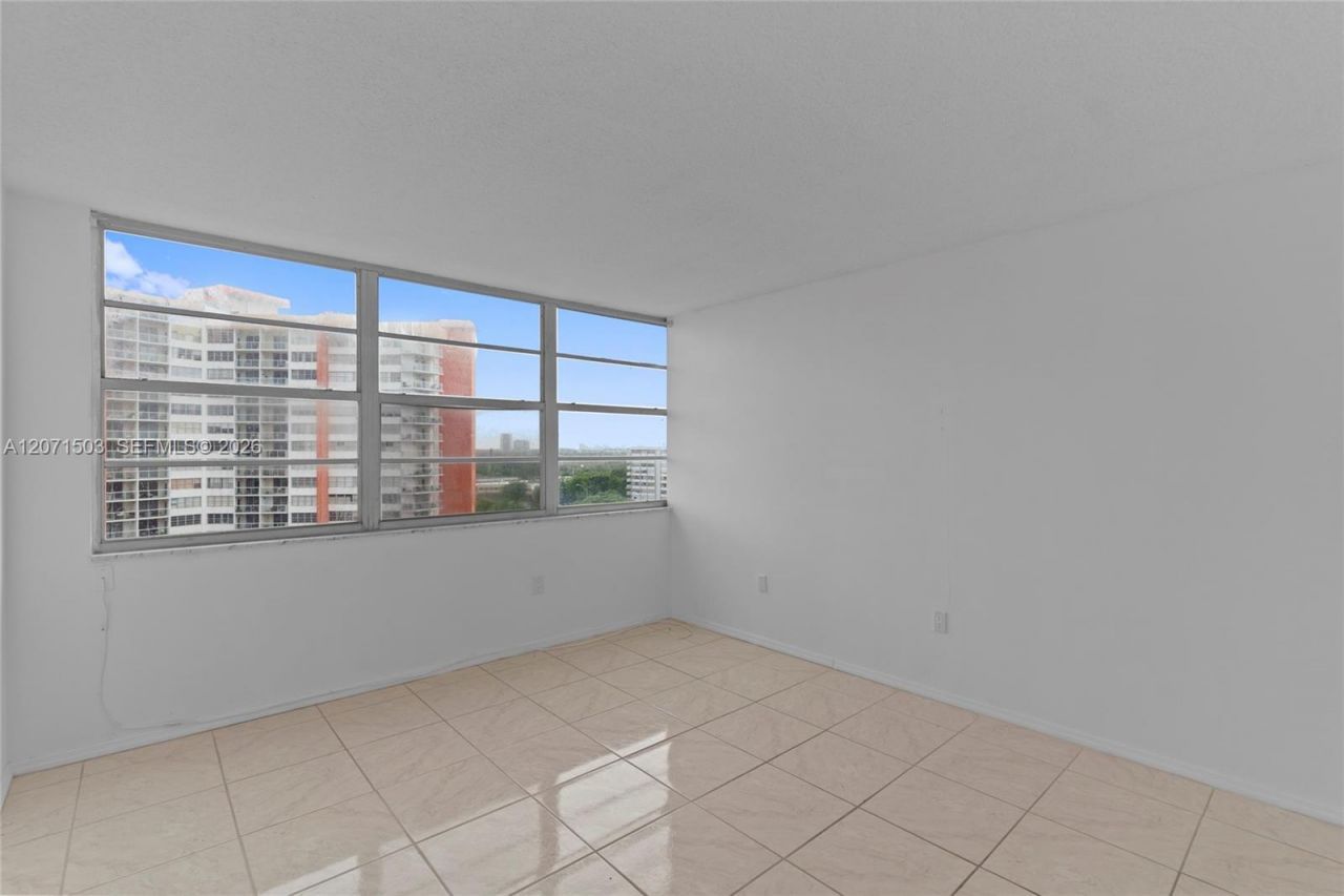 1301 NE Miami Gardens Dr , Unit 1025W, Miami, FL 33179 Photo