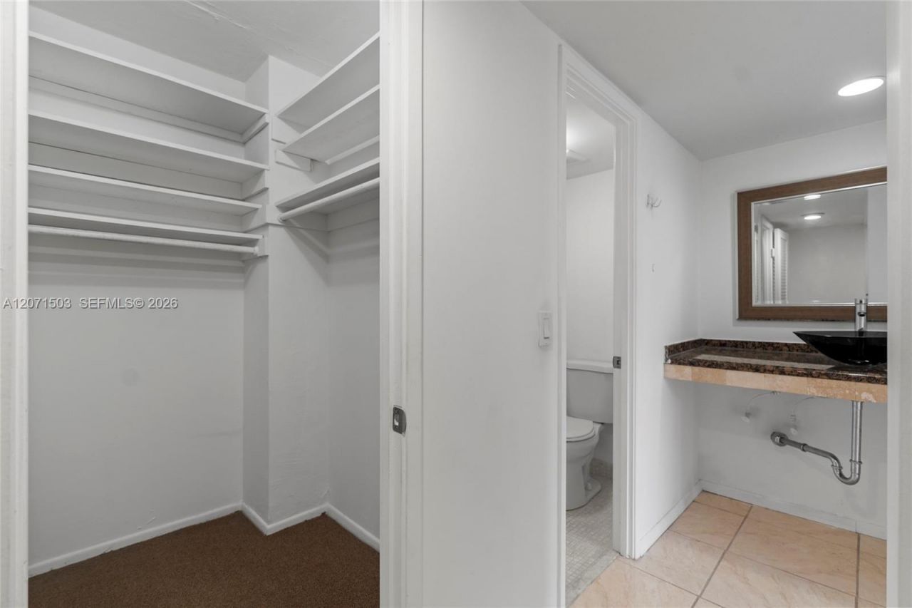 1301 NE Miami Gardens Dr , Unit 1025W, Miami, FL 33179 Photo