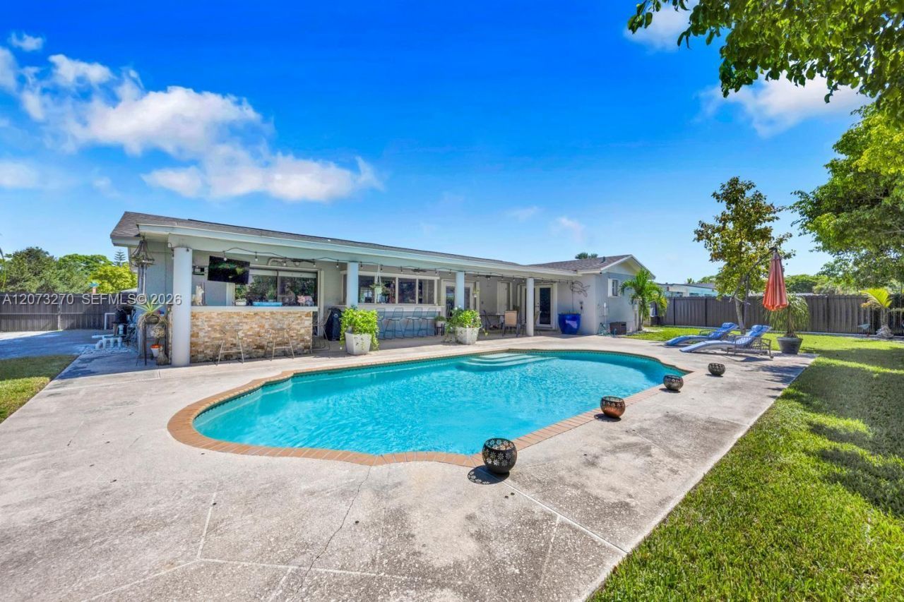 8144 SW 205th Ter , Cutler Bay, FL 33189 Photo