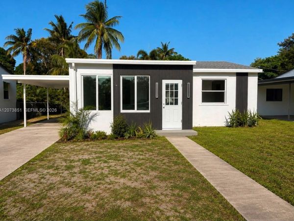 825 S 28th Ave , Hollywood, FL 33020