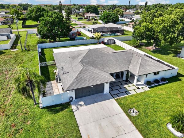 713 se , Cape Coral, FL 33904