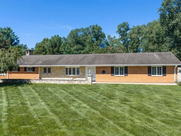 3105 N Whitetree Circle, Amberley, OH 45236