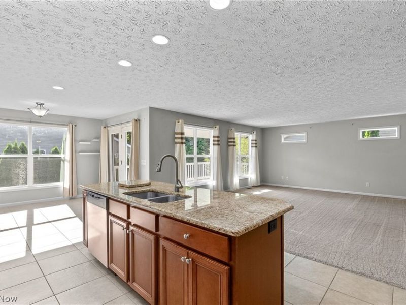 995 Flanders Drive, Wadsworth, OH 44281 Photo 13