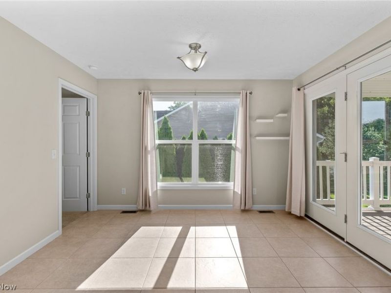 995 Flanders Drive, Wadsworth, OH 44281 Photo 15