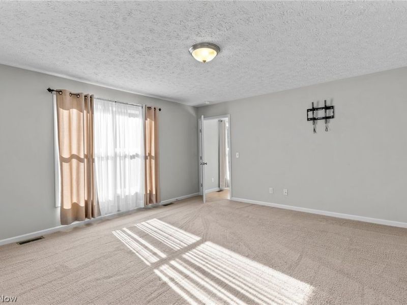 995 Flanders Drive, Wadsworth, OH 44281 Photo 16